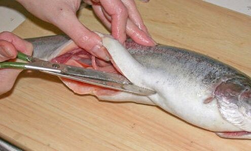 Careful cutting of fish on a personal cutting board will prevent parasite infestation